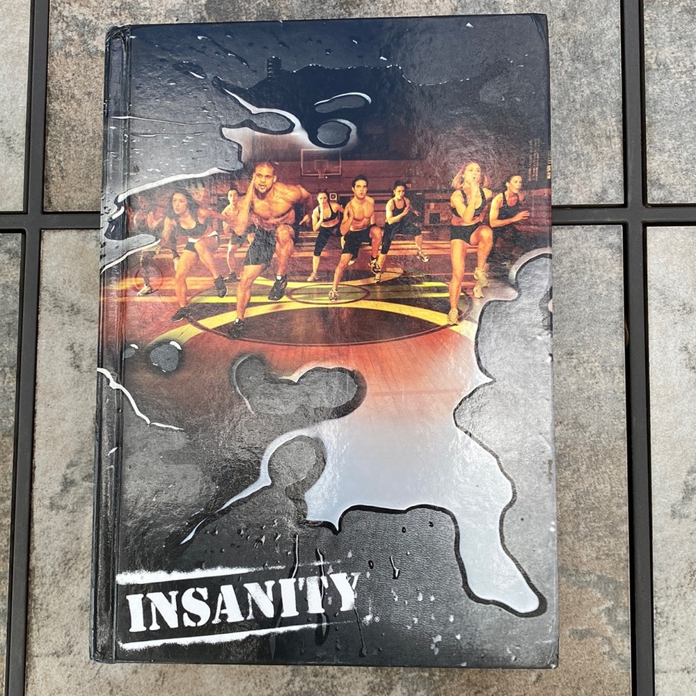MAKE AN OFFER! Insanity by Beachbody Workout Complete CD Set
